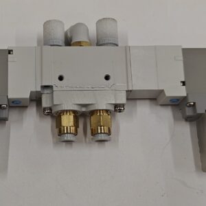 5420 magneettiventtiili 5/2  avoin keskiasento